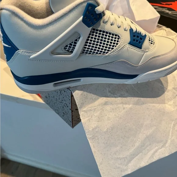 New Air Jordan Retro. - Picture 4 of 8